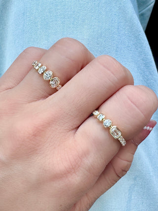 Bubble Bezel Oval & Round Diamond Band
