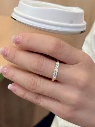 3.5mm Shared Prong Five Diamond Band