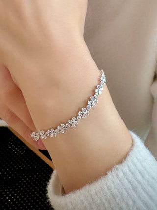 Fleur Pear and Round Mixed Cut Diamond Bracelet