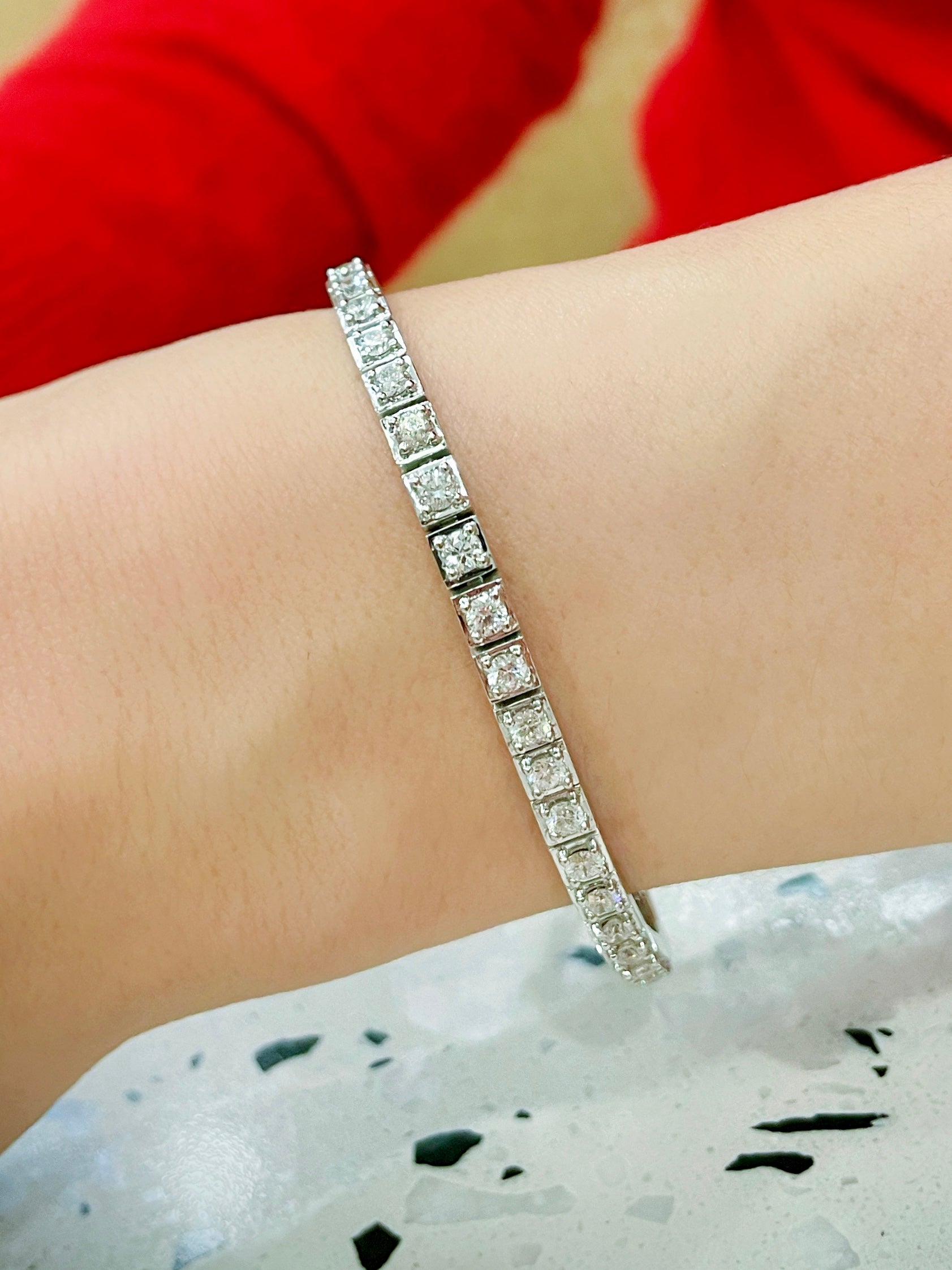 How to accessorise with a diamond tennis bracelet