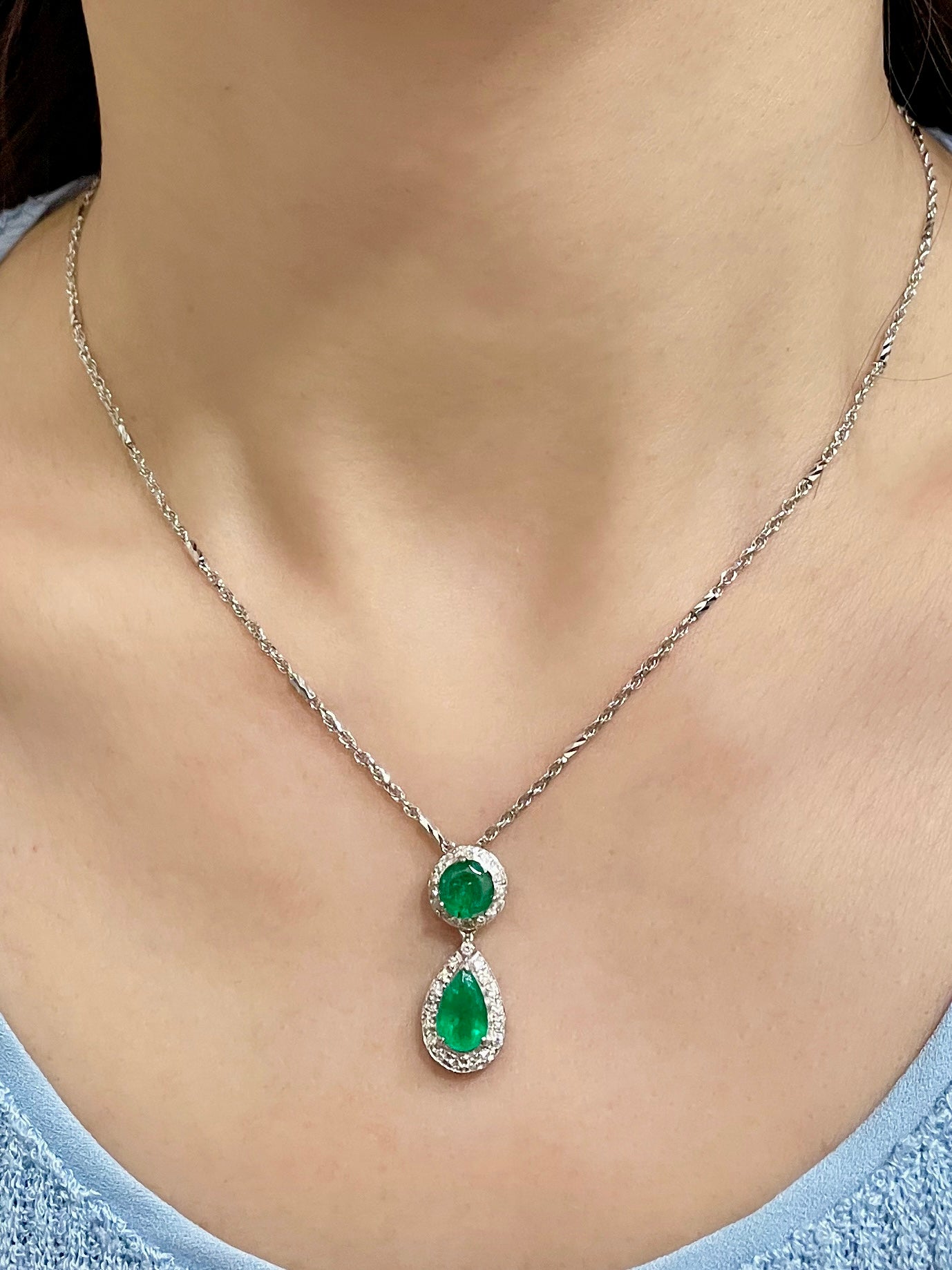 Diamond necklace with emerald drops Clearance